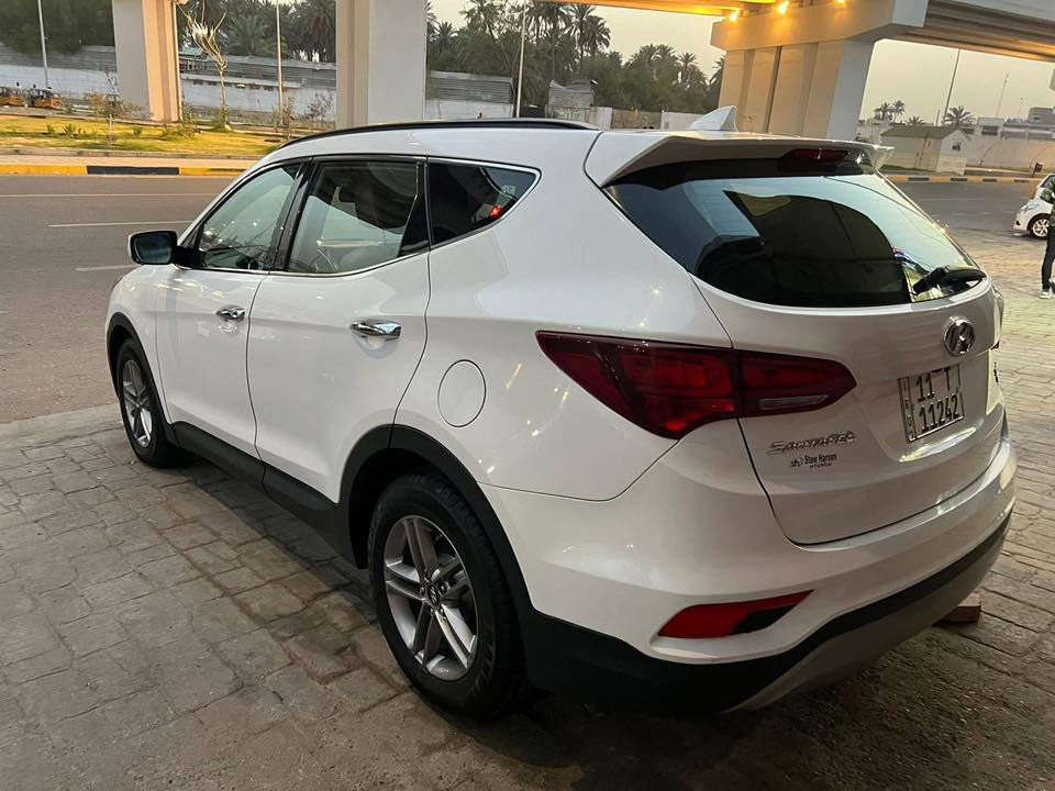 السلام عليكم
سنتافي موديل 2017 للبيع 
السيارة مكينة GDI 2500
حادثها جاملغ ايمن و بنيد  
السيارة فول 1/1
فتحة بانوراما 
بصمة تشغيل و ابواب 
شاشة بلادي 
3وضعيات قيادة 
كشنات كلها  تدفئة وتبريد 
كشنات خزن وضعيتين 
تحكم ستيرن كامل 
تدفئة بالستيرن 
السيارة 4WD
بردات خلفية 
مري قلاب 
كامرات 360 درجة
اشاير بالمري 
رادارات كاملة
من الاخير السيارة مفولة وخير من الله 
تواصل واتساب فقط ***********
مكانها بغداد 
السعر 15,800$ وبيها مجال
