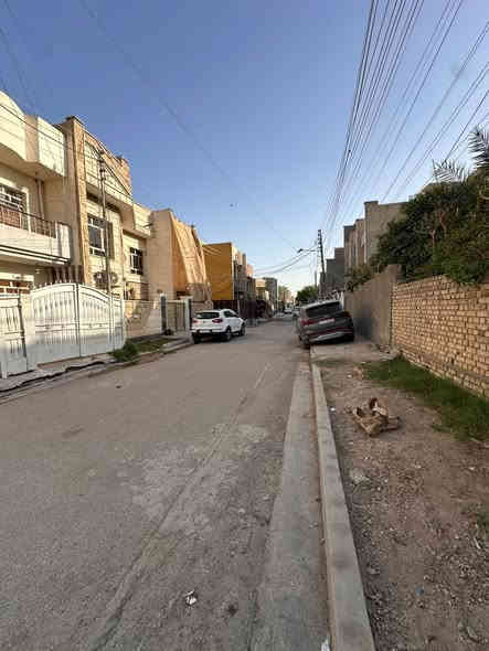 #علي_يوسف_للاستثمار_العقاري

� فرصة ذهبية – للبيع  بيت  في السيدية 🔥

📍 الموقع: مربع الضباط خلف شارع المركز

#لمعرفة #السعر #الرقم ( 1 ) #سأتي #السعر #مباشره

🏡 تفاصيل العقار:

 • المساحة: 100 م²
 • الواجهة: 8 م
 • النزال: 12.5 م

✨ التقسيم الداخلي:
الطابق الأول: صالة واسعة مع هول داخلي + مطبخ + حمام غرفة نوم 
الطابق الثاني: 2 غرف نوم خدمات صحية
الطابق الثالث: غرفة نوم 

إذا كنت تبحث عن فرص استثمارية عقارية في السيدية، يفضل عليك التواصل مع مكتب علي يوسف للاستثمار العقاري للحصول على المزيد من المعلومات والاستشارة.

📞 للاستفسار:  

***********  
***********  
***********  

📍 أو زورونا في مكتب علي يوسف للاستثمار العقاري  
السيدية – شارع الخيزران – مقابل ماكسي مول – مجاور نيكست لايت.
