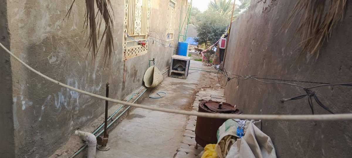 السلام عليكم ربع دونم للبيع مشيد عليها دار مساحته 200 متر مكان كربلاء الحر منطقة الرشيدية  نوع العقار سند 25 تحويل بسم المشتري السعر 215 مليون باقي التفاصيل موضح بالفيديو الشراي هذا رقمي ‏‪***********‬‏
