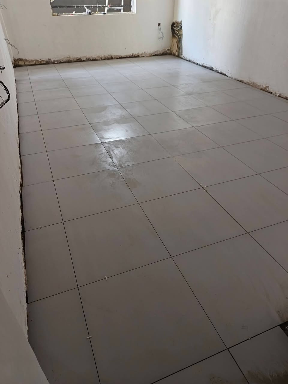 خلفه سيراميك ارضي وجدران ***********
