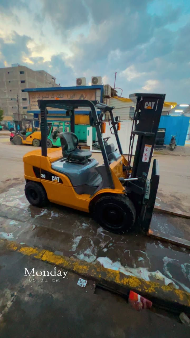 السلام عليكم رافعه كتر بلر موديل 2015كير محرك كله ابلادي منفيس شمالي 3حركات 3سلايتات تخم تاير جاهزه من كلشي  ‭0771 058 0895‬
