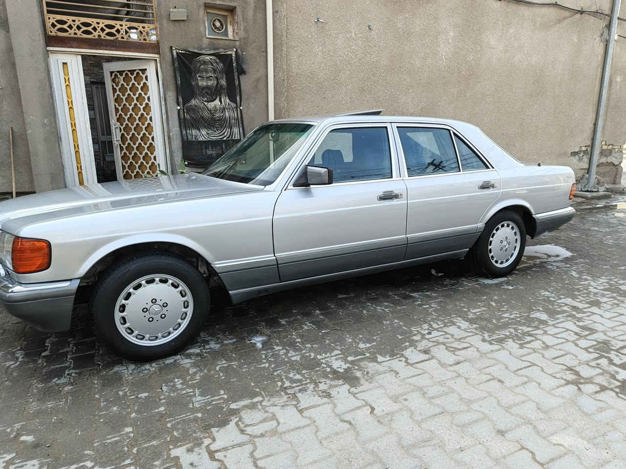 السلام عليكم مرسيدس للبيع جامبو لون سلفر موديل1990 مكينة وكير كفالة تدفئة تبريد شغالة ثلج دبل فيت بم جديد نوزلات جديدة بلكات جديدة رقم بغداد تحويل ثاني يوم هوك خلفي كشنات كهرباء اربعة جام كهرباء باب قصير 300 SE مكفولة كفالة عامة من الضربة او الخياس مصبوغة عام الجمالية اثر جراد تلفون بلادي بردات خلفية سجج بلادية دبل هورن السيارة جديدة جاهزة عل اخر حدادية جديدة جاهزة عل اخر حباية السعر 145 وبيه مجال الرقم ***********
