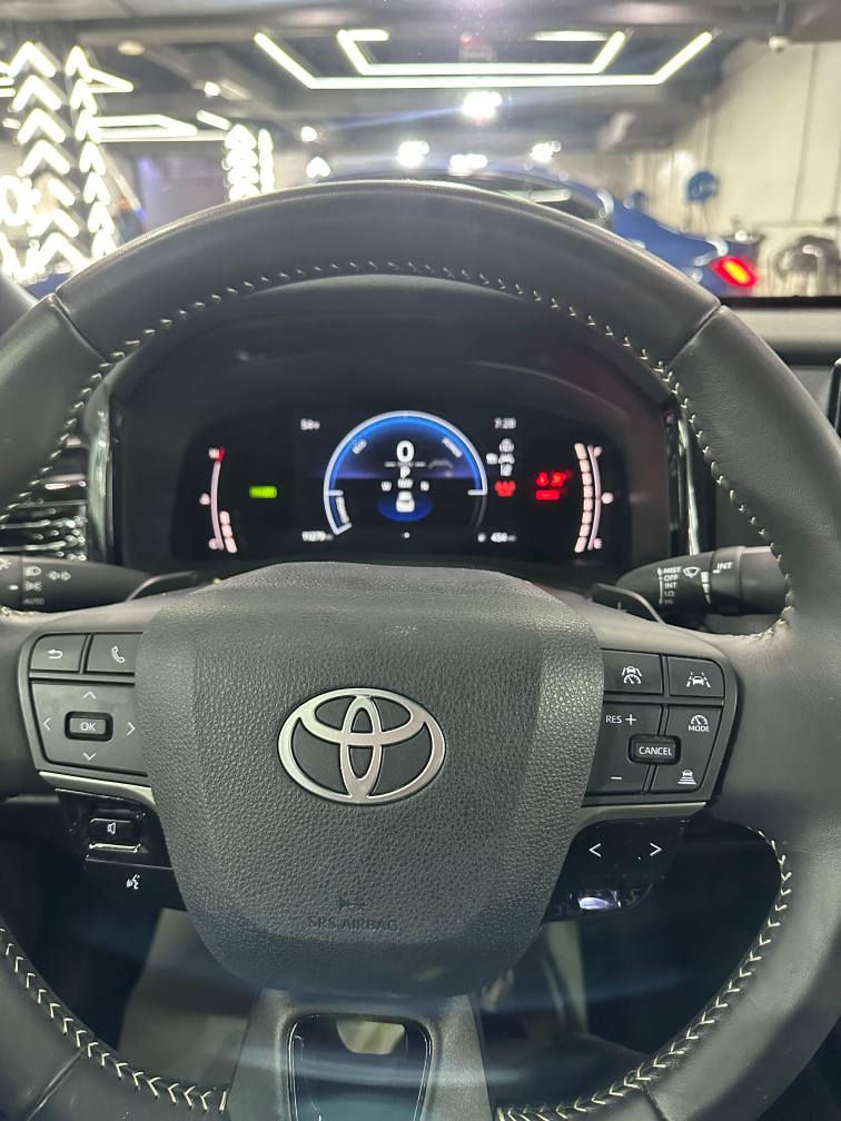 للبيع كامري موديل 25 se بلاك ادشن حادثها جانبي 3 قطع وربع مرقم بغداد جاهزه من كل شي سياره ماشيه 9000 لون سمنتي  كلش جديده *********** باقي التفاصيل واتساب او اتصال سامراء, صلاح الدين
