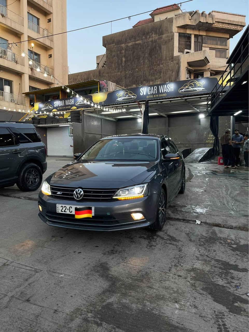 مۆدێل 2018 
مەکینە 14 تۆڕبۆ مەرغوب گێڕ 6 نمرە
59 هەزار میل ڕۆشتووە ڕۆنی باش و بەنزینه باشی تێکراوە،
حادیسەی پێشی نیە، 1 چەمەلەغی دوای سەکن بۆیاخە بێ ناوگرتن ،هیچ ئێرباگی نەتەقیوە، سنوقیش پەڵەیەک ساردی هەیە ، سەقفی زۆر جوانە و بێ تەرزەیە،
مواسەفات ئەمریکی SE فول بەسمە ، هەردوو دەرگەی پێشەوە بەسمەیە ، سلایت ،کوشن جلد ، هەردو کوشنی پێشەوە هیتەر ،ڕاداری ئاوێنەکانی لاتەنیشت ، ڕاداری دواوە ، هەرچوار جامەکەی ئۆتۆیە ، فڵچەی جام ئۆتۆیە ،تەحدید سورعە و ڤۆلیۆمی سوکان . سەیارەکە زۆر پاک ماوەتەوە و تونگ و تۆڵە بێ تەقەو ڕەقە سەیارەکە هیلاک نەکراوە عەزێت نەدراوە، کام شارەی زۆر گەرمە بە تەبرید و بە زەختەوە پێی بڕۆ بێئەوەی کێشەی حەماوەت هەبێ کێش و هەڵمەتی زۆر باشە و بەنزین زۆر کەم سەرف دەکات الحمدالله، بە ناوی خۆمە و ڕەقەم هەولێرە لە
سلێمانیم ، سەنەوی تا 2028 تازەیە . السليمانية, العراق


**إذا كنت صاحب هذا الإعلان وتريد حذفه لأي سبب، رجاءا أرسل رسالة إلى الدعم الفني**