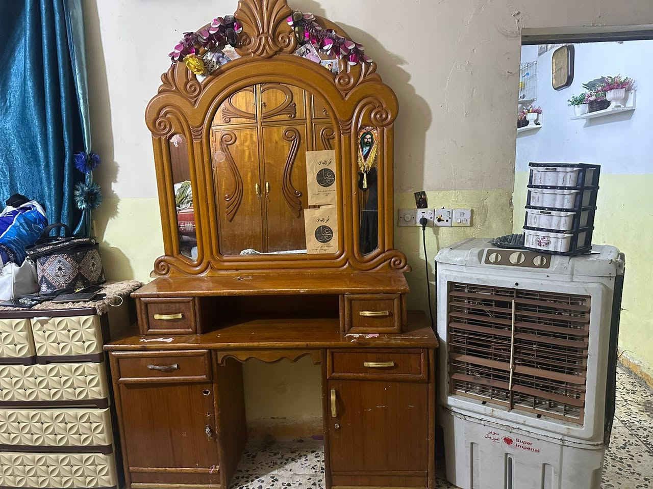 السلام عليكم غرفه صاج داخل وخارج السعر 650و بيها مجال بصيط ***********
