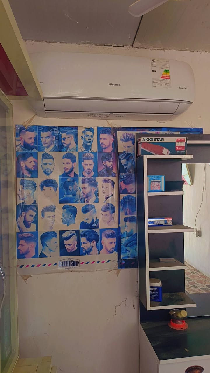 م
ملتزمات حلاقه كامله للبيع
مع سبلت طن نص جديد
سعر الكلي مليون ١٠٠الف
كامل بيع شلع فقط تصفت محل مكان بغداد
***********
