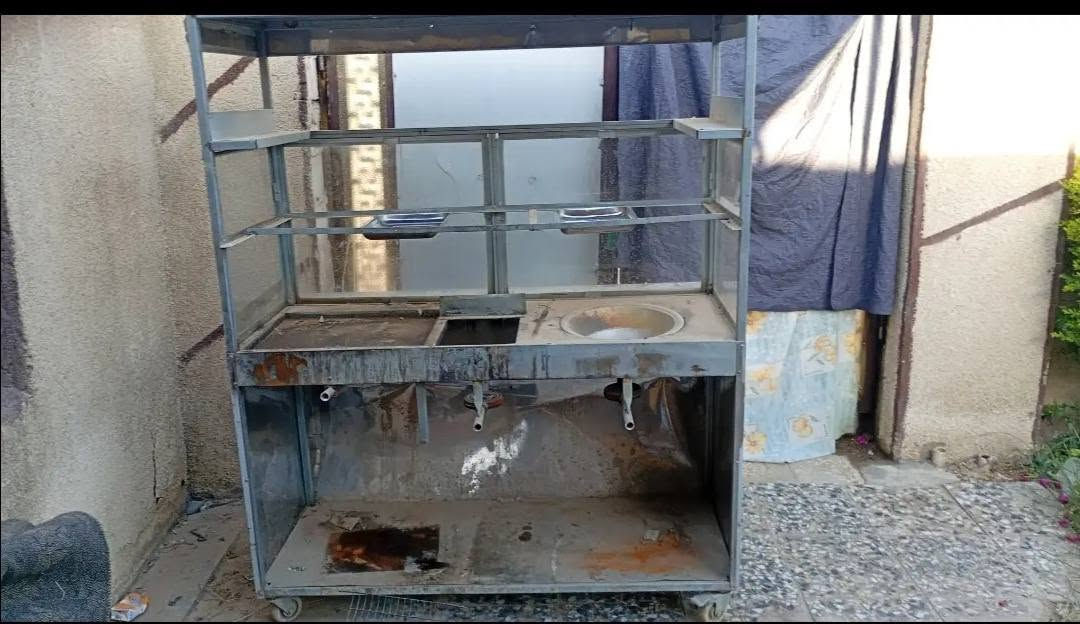 سلام عليكم عربانه فلافل وفنكر وهمبركر نضيفه وكامله بس غسل يرادله سعره 200 وبيه مجال بصيط ميز طعام ملكي خشب صاج اصلي ثقيل الوزن 7 كراسي بي ملاحضه اصغيره ابكرسين يرادلهن ضب فطق سعره 200 مجال بصيط سبلت ميديا 2 طن حار بارد  شغال خير من الله سعره 500 مجال بصيط تخم 8 مقاعد تركي نضافه 80 بل ميه سعره 175 قفل عنواني بغداد الشعب حي البساتين ***********
