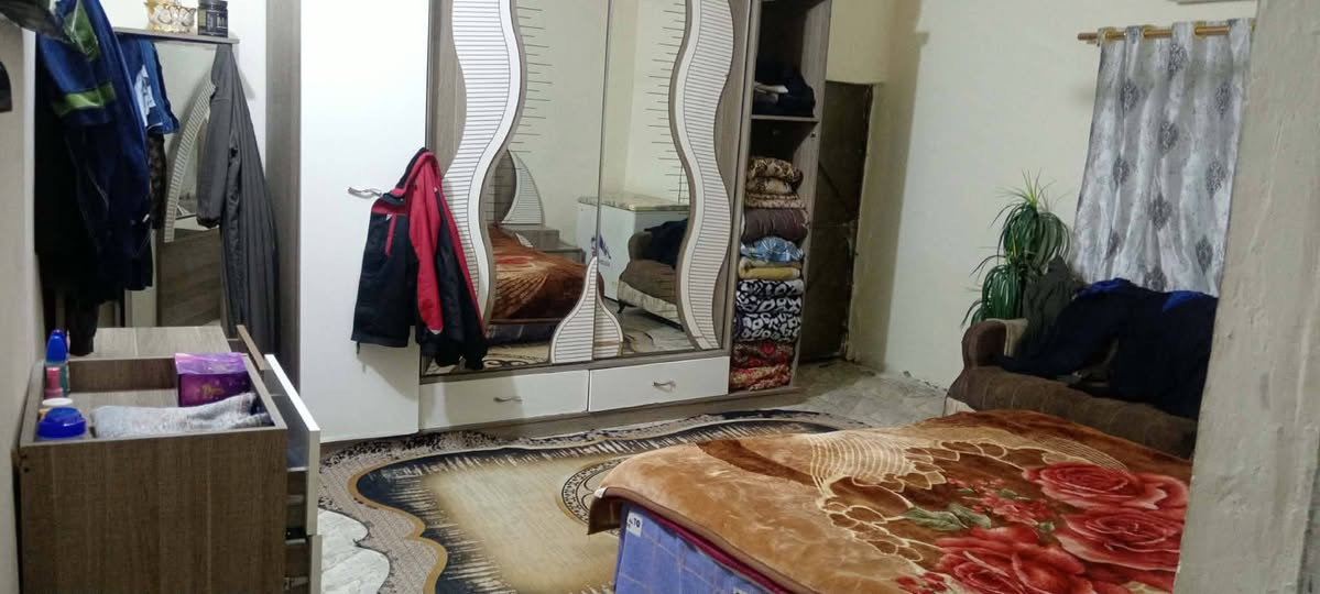 السلام عليكم ورحمه الله وبركاته
البيع بيت طابو زراعي في الصويرة قرب محطه الشيخ المساحة ٢٧٠ متر
غرفتين نوم  وصالة ومطبخ واستقبال بيه منور وحمام داخلي 
وصحيات خارجية  السعر ٣٥ وبي مجال 

جاهز من كل النواحي 
للتواصل ***********
