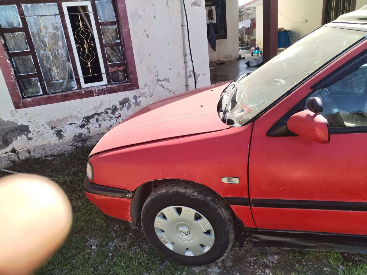 سلام عليكم ورحمة الله وبركاته من رخصت مسؤل الكروب سياره نيسان موديل ٩٤فول اوتوماتيك محرك وكير بشرط محرك قبق اسود المرغوب صدر خلفي أمامي شرط حساسات خلفيه اماميه تخم تايرات جدد بطاريه جديده قفل مركزي لايت زنون تدفئه نار وتبريد عاطل بدون صبغ ولاظربه رقم الانبار تريد تحويل تريد وكاله السعر ٣٥ وبيها مجال وترهم مراوس وحياكم رقم الهاتف ***********
