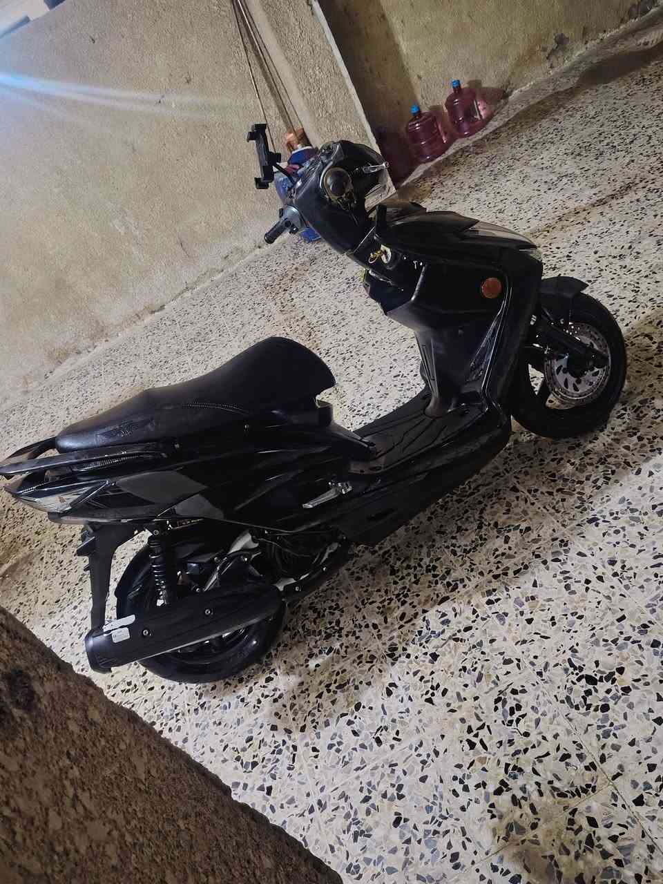 سلام عليكم سكنس لد موديل 2012 جديد بوشه 58 عليهه تزويدات السعر 850 بيها مجال ***********
