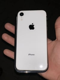 ايفون XR • 64 • شاشة مكسورة