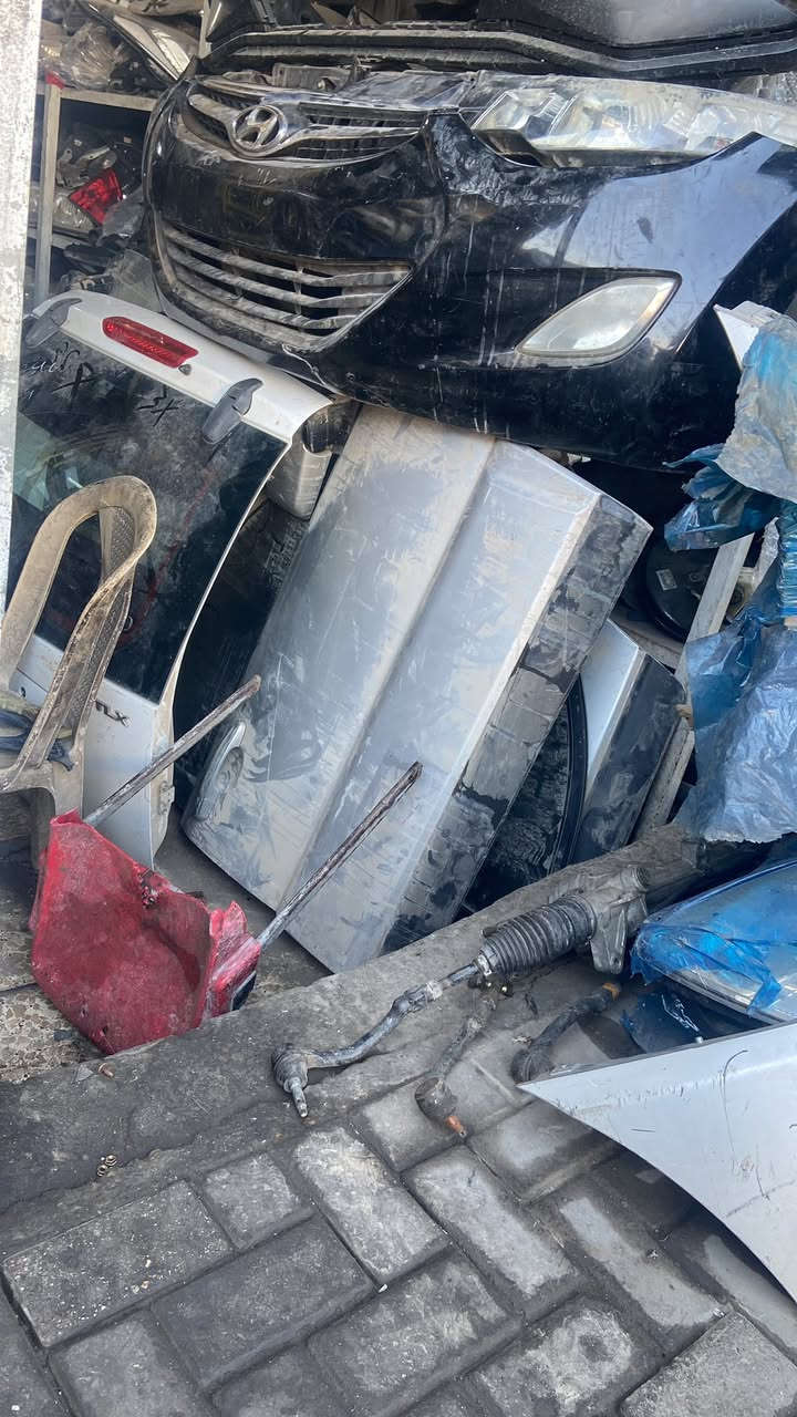 غراض سبورتج توسان شتريد موجود اصلي حاوية طالبية مجمع الاصدقاء مجاور الشارقة ومحل الثاني خالد العراقي بيبيان جاملغ دعامية بك لايت موجود ***********
