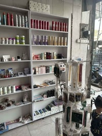 كلشي داخل المحل للبيع الفاترينات  جوة سعر السوك بغداد عبيدي للاسفسار ا...