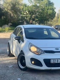 ( السعر 79 ) كيه ريو خليجي محرك 1600 دوش قطرتين سياره مبيهة اي نواقص و...