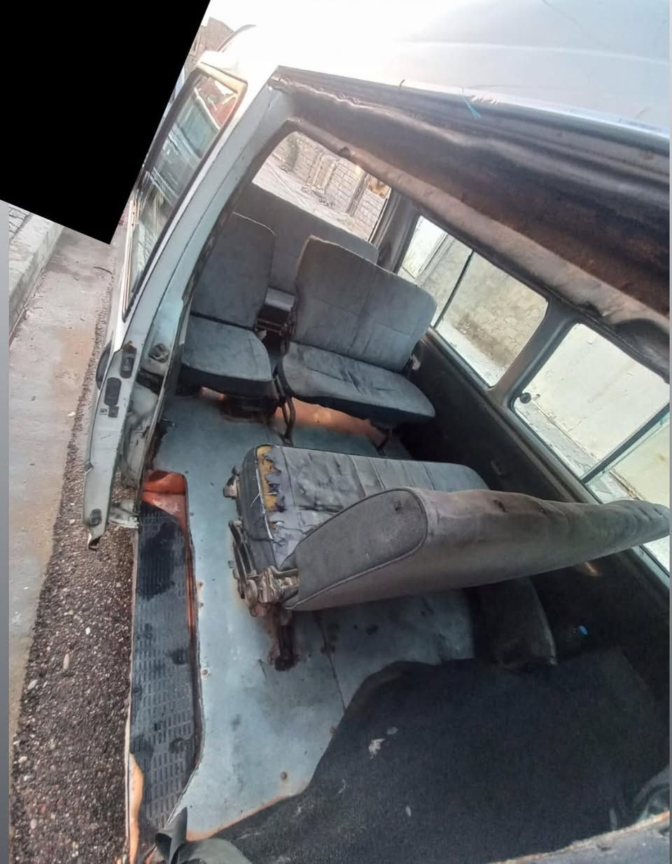 السلام عليكم باص هونداي موديل 1998 اوراق أصولي دواخل نضيفه تحويل ثاني يوم گير شغال محرك ونجي گايم مكاني بصرة سفوان للتواصل واتساب او هاتف ***********
