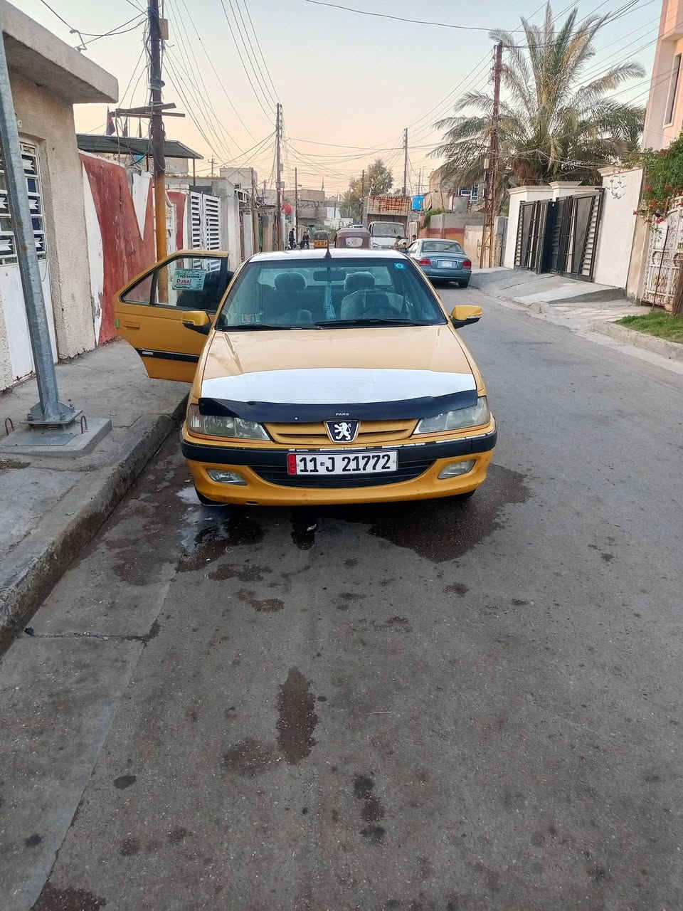 سلام عليكم بيجو بارص للبيع بسمي رقم وسنويه جديد هزه جديد مصفره هيئة وغرامات جاهزه من كلشي السياره مسويلهه إدامه كامله كله جديد تخم تاير ومكينه وكير تبريد تحويل مباشر مكاني بغداد اي استفسار ***********موديل 2010 والسعر 32وبيهه مجال للشراي
