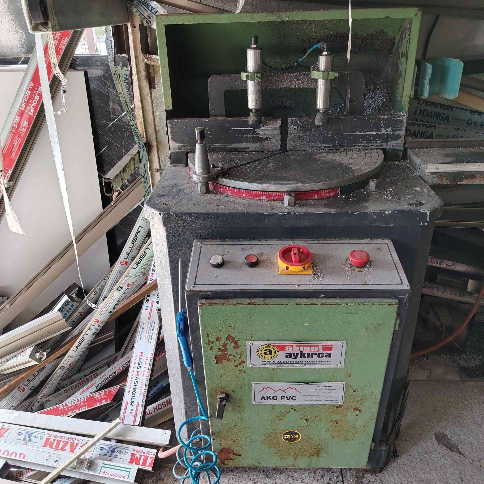 كتر غطاس كاويه كنبريسر للبيع الاتصال ***********
