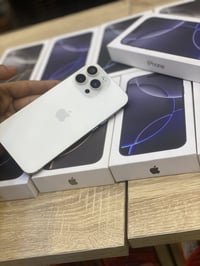 للبيع جمله ومفرد ايفون 16 برو ماكس كوبي درجه اولى ذاكره 256 الوان ابيض...