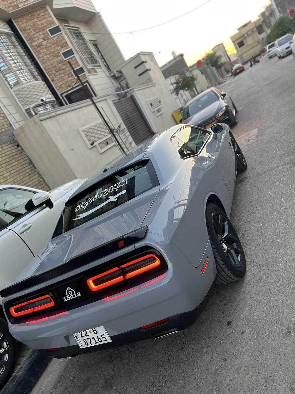 السلام عليكم
اول شي صلي على محمد وال محمد 
جالنجر GT  2022مواصفات عتياديه شاشه جبيره 
لون سموك ماكو بجماله 
سيارك كفاله عامه بيهه بس جاملغ امامي ايمن عكس السايق بدون لغد لو شاصي بدون ايرباك
الباقي كفاله السياره من الدعاميه للدعاميه تجي تفحص غير هل حجي خسارك فحص السونار وشنو التريده 
سياره صلوات تخبل جديده مبرمجه نضام SRT ولغه عربيه وتقليل صرفيه وانسه الدفانز بانزين عادي ومحسن وانه ما اخليلهه غير المحسن ودهن موتل 
كير مكينه كفاله ماشيه 36000ميل
سياره ما بيهه نقص برغي 
وسياره صلوات بيهه شلعهه ما توكف بصفهه ٦ سلندر 

مكاني بصره 
***********
سياره رقمهه اربيل ب اسمي اريد تحويل ما اسوي وكاله وبخدمتكم 🤍
