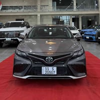كامري  موديل : 2024 ماشية : 30 الف المواصفات  فاتحه  تحكم ستيرن جهتين ...