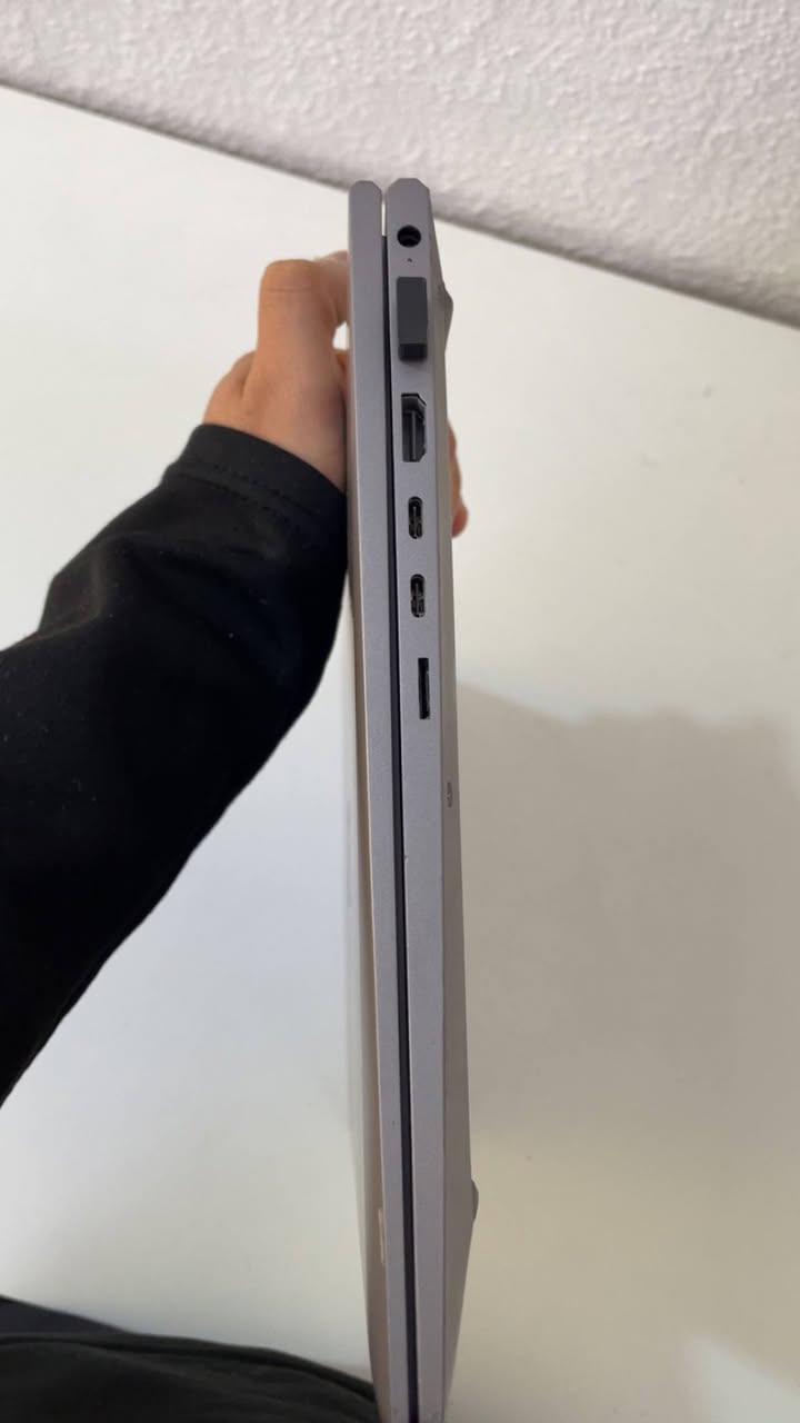 💻 بۆ ئەوانەی بەدوای کوالێتی و خێرایی دەگەڕێن: HP ProBook 650 G1
​ئەگەر کارەکەت پێویستی بە لاپتۆپێکی بەهێز و جێگیر هەیە کە لە کاتی ئیشکردن تووشی خاوبوونەوەت نەکات، ئەم وەشانە تایبەتەی HP ProBook باشترین هاوڕێی کارەکانت دەبێت.
​🛠 تایبەتمەندییە تەکنیکییەکان (Technical Excellence):
​Processor (پڕۆسێسەر): Intel® Core™ i7-4600M @ 2.90GHz
(هێزێکی بێوێنە بۆ جێبەجێکردنی فرمانە قورسەکان و کارپێکردنی بەرنامە جیاوازەکان).
​Storage (هارد): 512GB SSD High-Speed
(خێراییەکی خەیاڵی لە کردنەوەی سیستم و بەرنامەکان، لەگەڵ فەزایەکی فراوان بۆ هەڵگرتنی زانیاری).
​Memory (ڕام): 8GB DDR3L
(کارکردنی ئاسان و خێرا لە نێوان چەندین پەنجەرە و بەرنامەی جیاوازدا).
​Display (شاشە): 15.6 ئینچ HD Anti-glare
(شاشەیەکی گەورە و ڕوون، گونجاو بۆ بینینی ڤیدیۆ و کاری وردی دیزاین و خوێندن).
​Graphics (گرافیک): Intel® UHD Graphics
(بۆ پێدانی کوالێتییەکی بەرز لە وێنە و ڤیدیۆدا).
​✨ بۆچی ئەم لاپتۆپە هەڵدەبژێریت؟
​✅ دیزاینی بزنیس: خاوەن جەستەیەکی بەهێز و شیک کە بەرگەی کارکردنی زۆر دەگرێت.
✅ تەندروستی ئامێر: زۆر خاوێنە و بە شەرت دەدرێت (بێ هیچ کێشەیەکی ناوەکی یان دەرەکی).
✅ تەواوکەرەکان: کیبۆردی فول (NumPad)، کامێرای HD، وایفای بەهێز، و هەموو دەرچە (Ports) پێویستەکان.
✅ سیستم: ویندۆزی 10 پرۆ (64-bit) نوێترین وەشان.
💯💻تەنیا 40 شەحن کراوەتەوە 
✔شەحن بیلادی و جانتا و ماویسیشی لەگەڵە
هەموو شتێکی بەشەرت و زەمان دەدەم
لەبێ پارەییان دەیفرۆشم ئەگەرنا قەتدەهێشت بکەوێتە لای کەسی تر
ئەگەر یەک شوختت دیتەوە هی مۆبایلەکەتە نەک لاپتۆپەکە
زانیاری تەواویشی ناو وێنەکانە
​💰 نرخی نامەم بۆ بنێرن
#ژمار ***********
