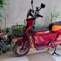 دراجة كهربائية • سكوتر كهربائي