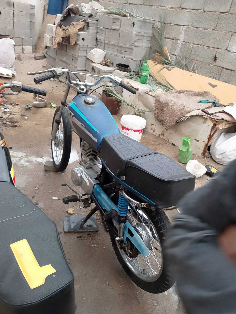 سلام عليكم دراجه ايراني للبيع ادوات سعر 350 وبيها مجال تواصل ***********
