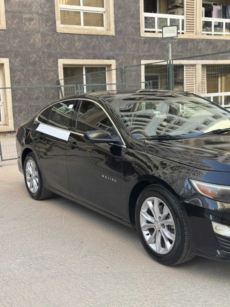 ماليبو lt
موديل 2020
المواصفات
محرك 1500 تيربو
بصمه تشغيل بصمه ابواب + جنطه
كشنات تدفئه + كهربائيه
تبريد قطعتين امامي و خلفي
شاشه كبيره تدعم Android Anto /Aplple car play
خرائطGps 📍
كامره خلفيه
كروز مثبت سرعه
شاشة ضبط و اعطال بالدشبول
مانع انزلاق
حساس اطارات
و بيها بعد مواصفات
رقم بغداد بعد سنه وصير حره وكاله عامه بس المشتري حادثه طرف البنيد
رقم الهاتف:   ***********
