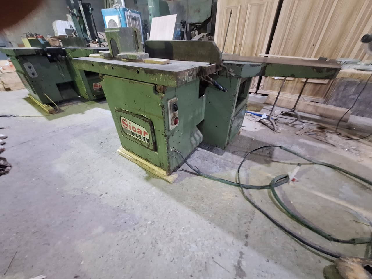 سيكار ايطالي حجم 2000جاهزه سرعتين الماطورات بلاديه كامله نظافه فول العماره المجر الكبير ***********///***********
