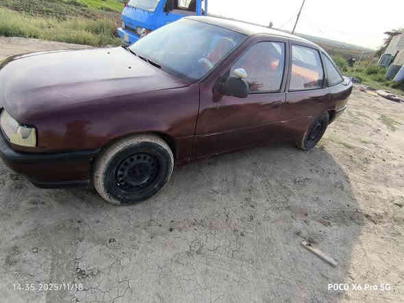 السلام عليكم للبيع اوبل موديل 91 سياره تخم تاير كهربائيات شغاله مكينه و اكير خيره من الله تحويل مباشر رقم نجف مكاني بابل الكفل السعر 19 وبيه مجال  الشراي يتصل*********** غير متواجد على الفيس
