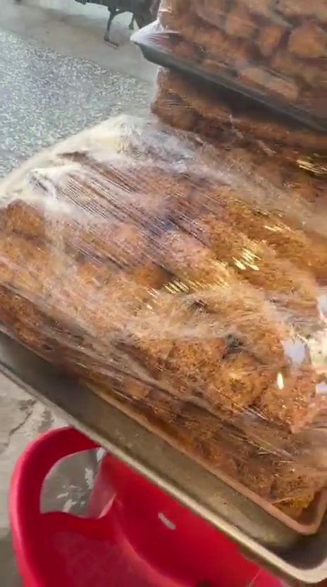 حلويات ومعجنات فدك بحلول شهر محرم وفرت لكم اسعار مناسبة جدا من كعك وتوزيعات المجالس واصحاب المواكب اسعار مناسبة جدا وتنافسية العنوان الامين الثانية شارع البانزين خانة مقابيل صيدلية الساحل الأزرق او فلافل هنادي يوجد لدينا خدمة توصيل واهلا وسهلا بيكم***********
