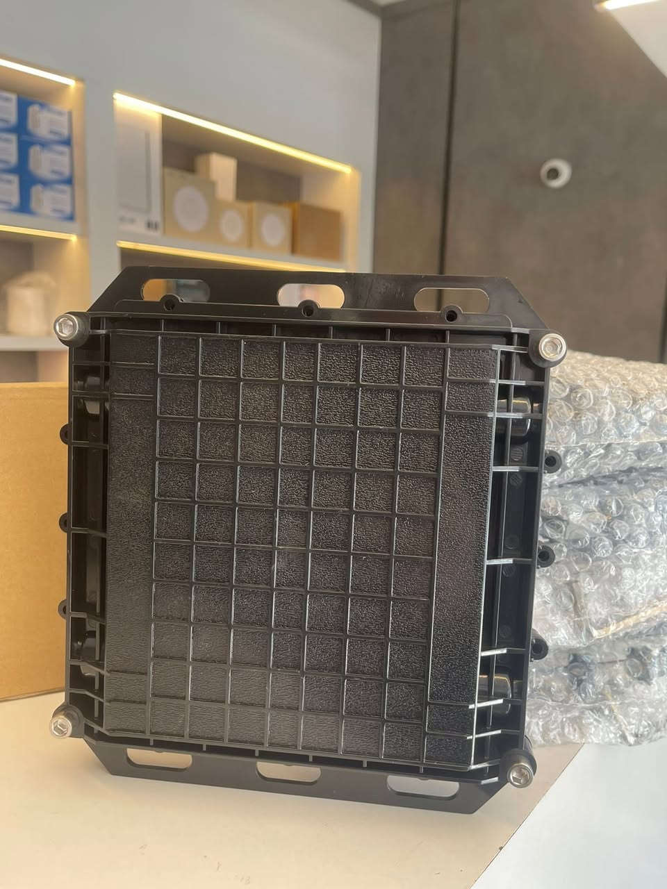 🤫📡 وصل الجديد – بوكس توزيع فايبر احترافي FTTH 📡🔥اقـــوى كوالتي بسوك عزيزي🤫😉
💥 الحل الأمثل لتنظيم وحماية شبكة الفايبر عندك
جودة عالية + تصميم عملي يخدمك بالشغل الحقيقي 💪

✨ المميزات:
▪️ هيكل قوي يتحمل الظروف الخارجية
▪️ تنظيم مرتب للألياف داخل البوكس
▪️ سهل التركيب والصيانة
▪️ مناسب للمشاريع والشغل الاحترافي
▪️ حماية ممتازة للكابلات من التلف

📦 يجي كامل ويا الاكسسوارات (براغي + تثبيت + تنظيم داخلي)

🚀 مناسب للمهندسين، الفنيين، وأصحاب المشاريع
💰 سعر منافس وكميات متوفرة

📞 اتصال وواتساب: ***********
📩 تليجرام: https://t.me/mahaahmed95

🔥 تجهيز سريع + شغل مضمون 100% �
