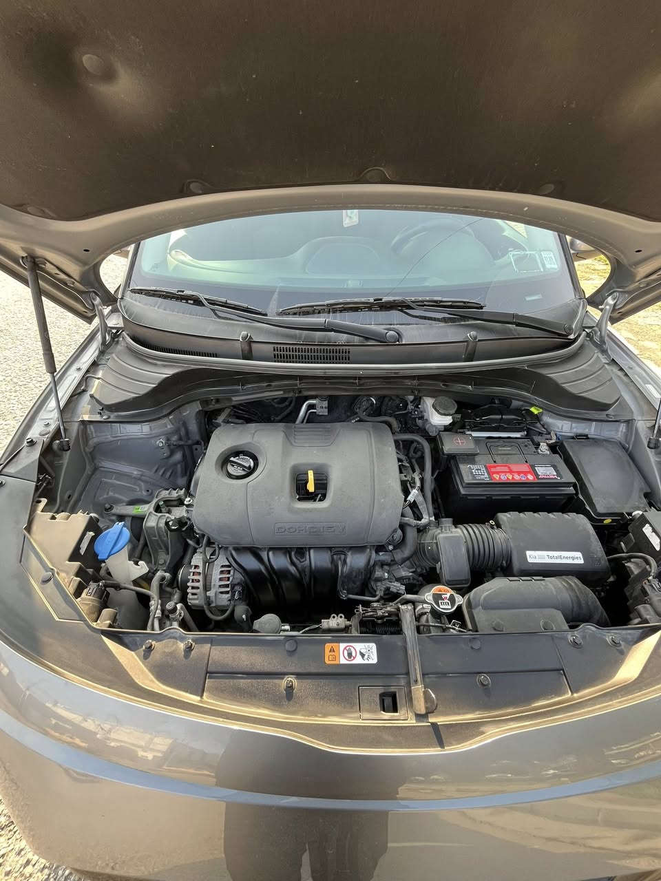 سلام عليكم كيا صول 2023 فول مواصفات فتحة سقف سلايد بصمه شاشه جبيره تدفئة كشنات رقم فحص مؤقت ضربته خلفي موضح بصور السعر 138 وبيه مجال ***********
