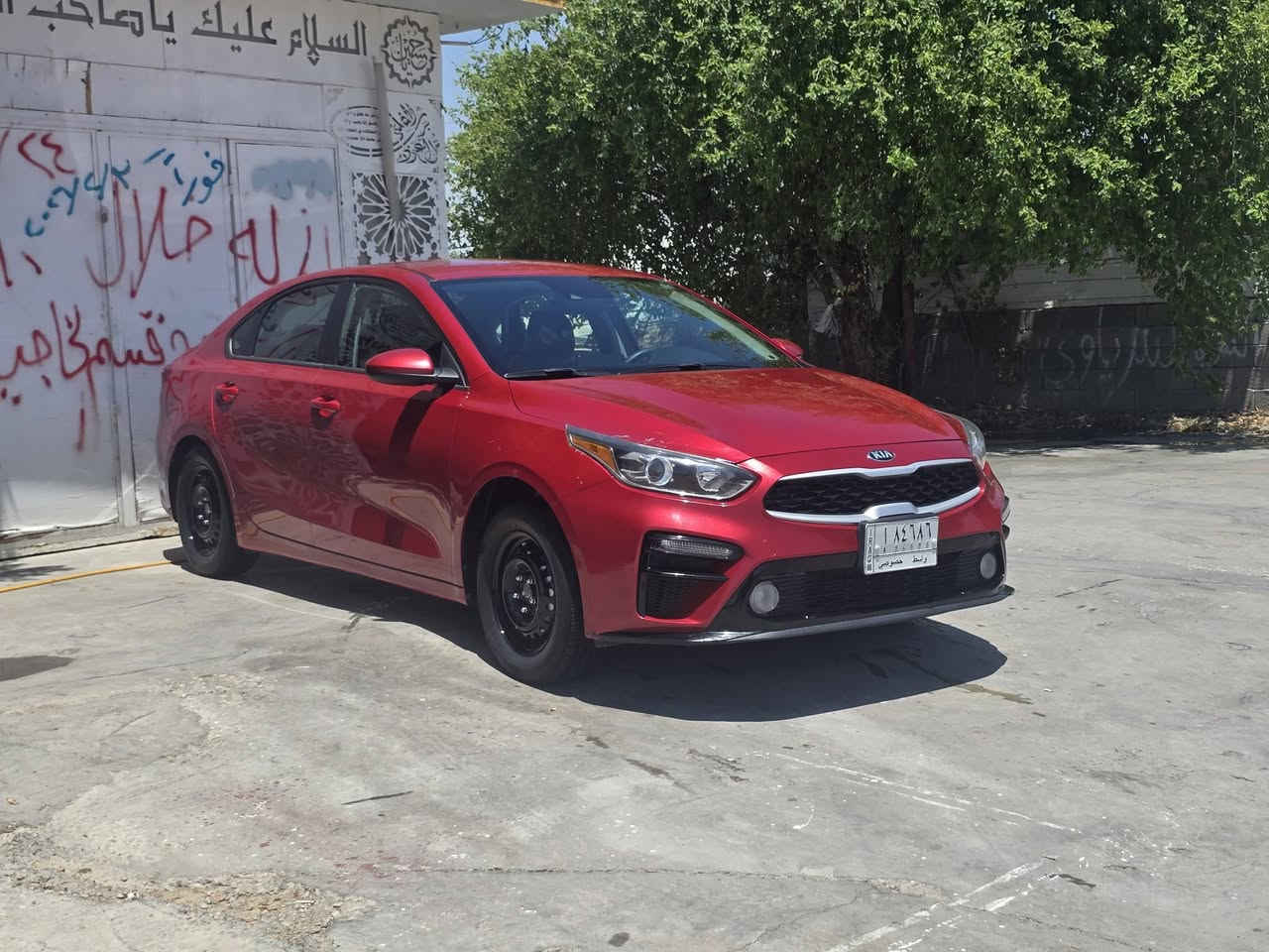 سلام عليكم
فورتي 2021امريكي معوقين اتكفل براعية لحد ما ينفتح الحجز 
حادثه موظح بلصور وسونار مرفق الباقي كفالة عامة كير مكينه تبريد صدر جاهزه للأخير
ماشيه 47ميل 
سعرة 135
مكاني واسط مركز مدينه 
***********
