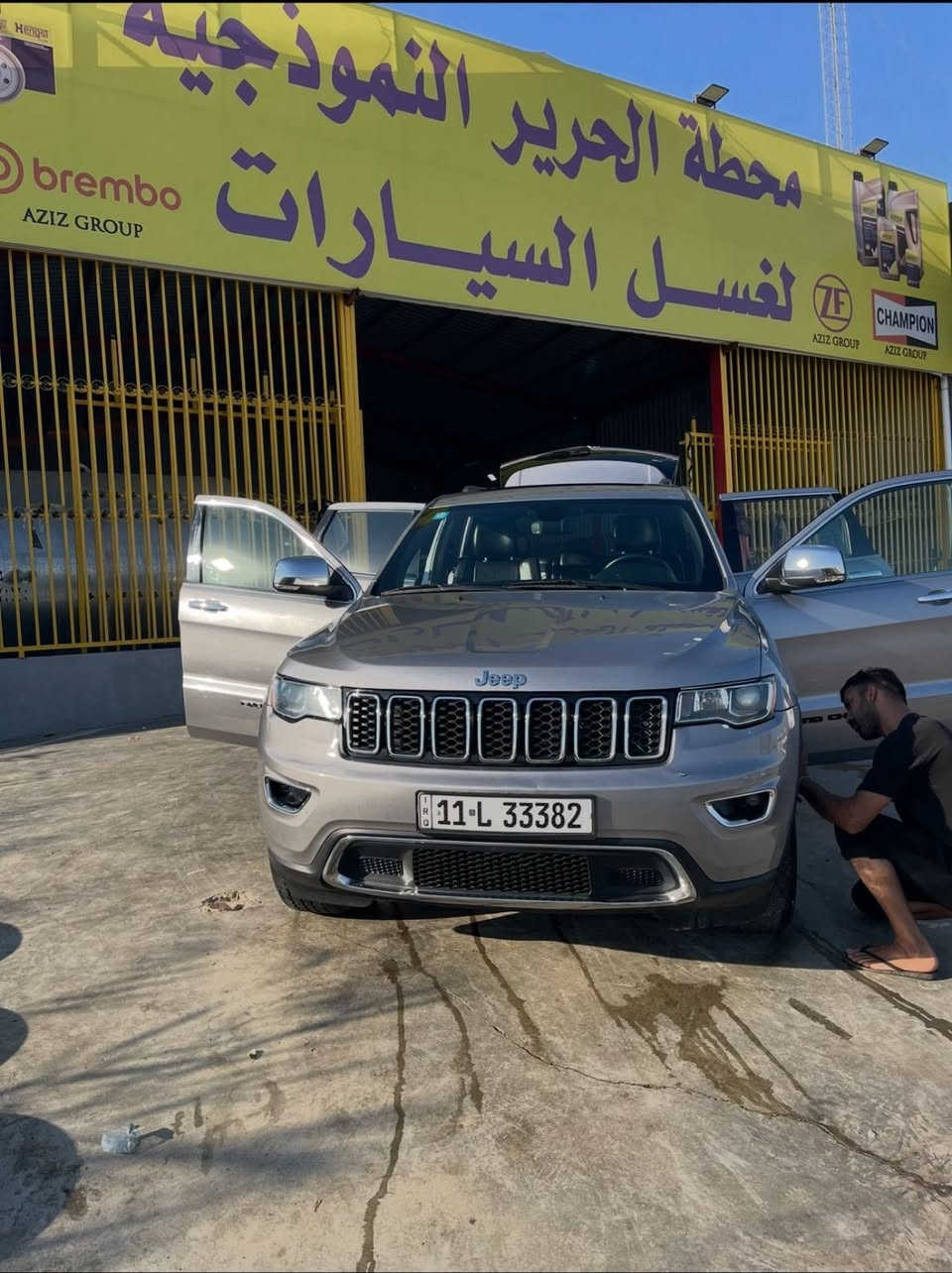 السلام عليكم
جيب للبيع موديل 2021 لمتد 
اللون سلفر
الموصفات 
فتحته
شاشه جبيره
حساسات
صندوك كهرباء
تشغيل عن بعد
كشنات جلد
رقم بغداد 
حادث السياره باب السايق وجامرلوغ بدون ايرباك

للاستفسار الاتصال على هذه الرقم   ***********
