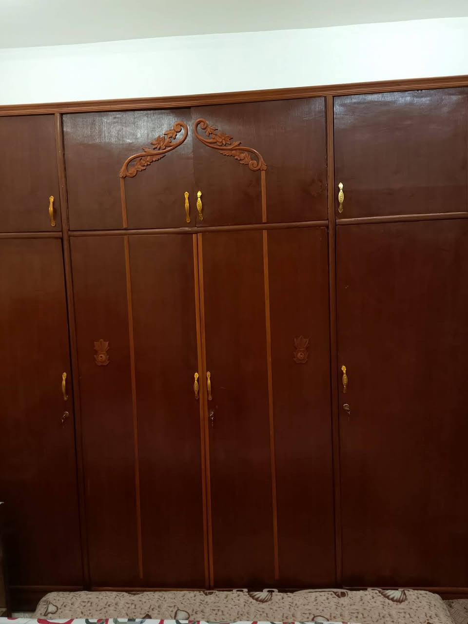 للبيع غرف نوم ملحق خشب صاج أصليه بدون زاويه السعر 450 رقم الهاتف ***********
