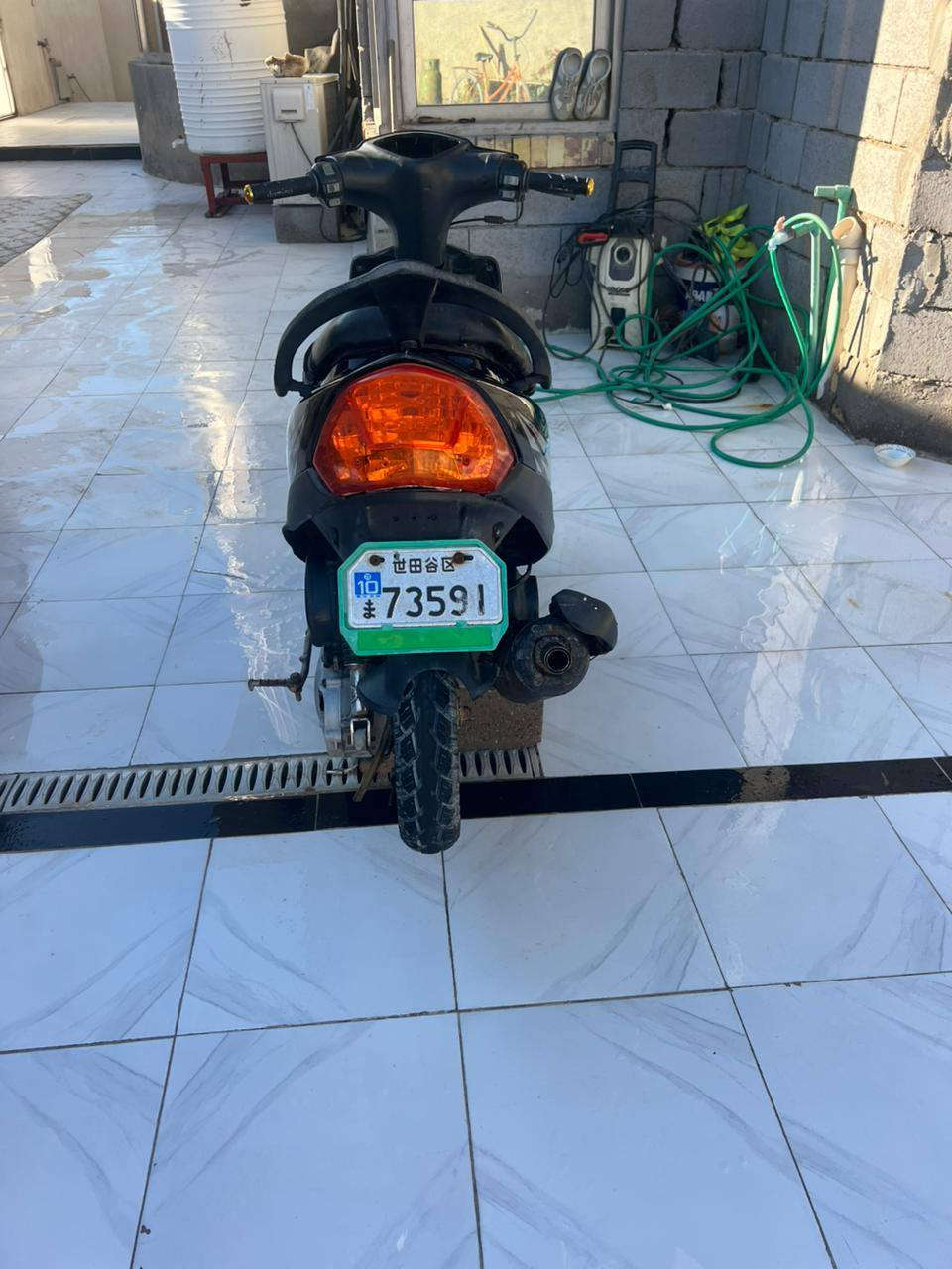 السلام عليكم اخوان
اخوان ماكس عدلة للبيع الدراجة توها معمرة 
مكينة طابوكة جديدة 49 بلادي 
بستم ولفات جدد 
كلجات امامي خلفي جديد 
باتري جديد 
ضفيرة رمبة جديدة 
كهربائيات شغالة 
ما عدا المجمع اليسرة ملغي 
ويالة رياضي جلد الحية 
كابريتر جديد اصلي 
الدراجة خير من الله بكل وكت شغالة 
السعر 600بيها مجال بيكم خير وتدللون شراي ماارجعة عنواني بصرة شط العرب ***********
