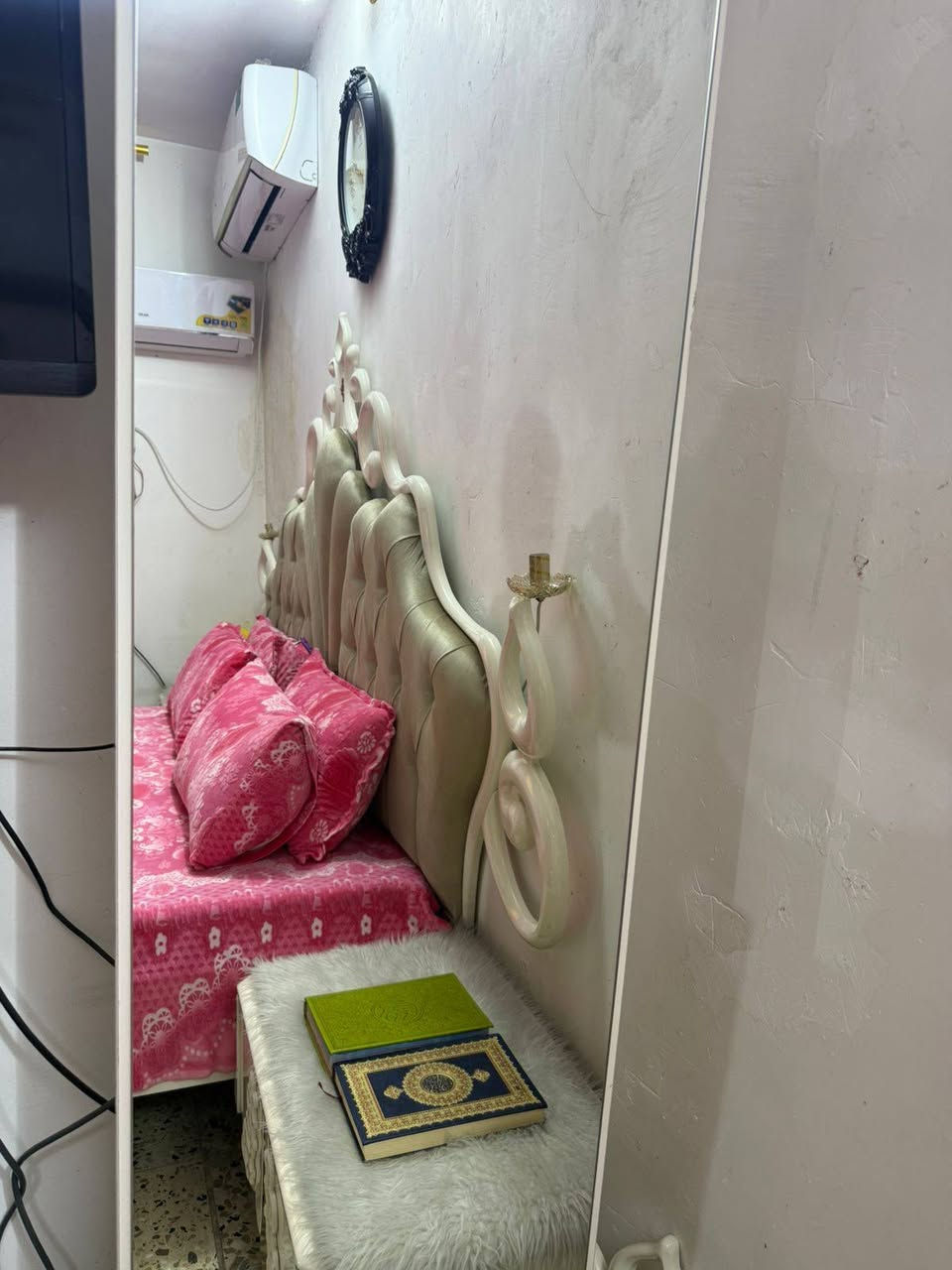 سلام عليكم 
غرفة اخشاب صخمة تركي باب اول مستعمله استعمال قليل بعدها كلش نظيفه مابيها اي اضرار بسعر مليون ونص 
المكان الغزالية 
للاستفسار اكثر الاتصال على الرقم ومتوفر واتساب

***********
