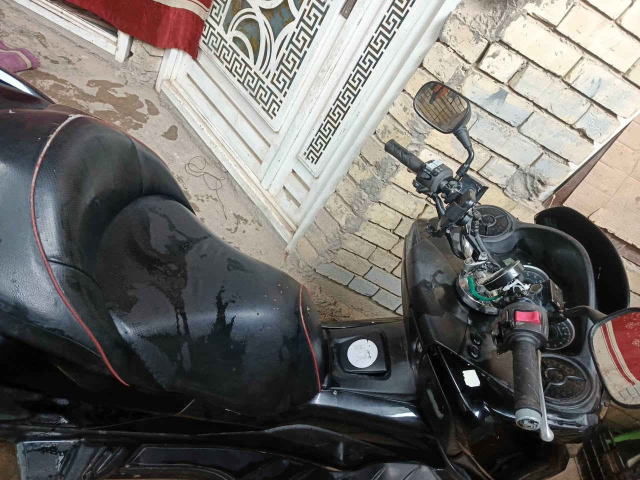 السلام عليكم فورزا 0 عشرة الحالة جيدة نواقص خفيفة تريشة وجاملغ امامي وبيهة صوت بل كير تريد تبدلة او تلغي ما موكفني نكرة سلف الدراجة خير من الله سعرها 800 وبيهة مجال ***********
