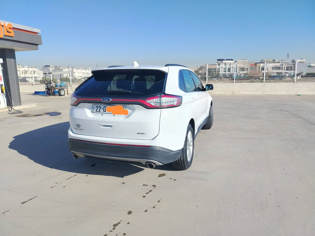 فورد ايدج 2017 محرك 6 سلندر تنفس طبيعي لون ابيض(فقط للبيع)143 ورقه وبيه مجال....  بيه بعض الرصعات موضحه بالصورر
سستم غاز ايطالي عليه، 4 تايرات (هانكوك) و حساس تايرات وبطاريه اس ديلكو جديده (من شركه تاير مول) ، السنويه لغايه 2029 الهزه قبل اسبوع سويناه... رقم الشاصي وتفاصيل اخرى البعض منه موضحه بالصور.... وتفاصيل اخرى خابر او راسل الواتس ومايكون خاطرك الا الطيب.. مكان السيارة اربيل..***********
