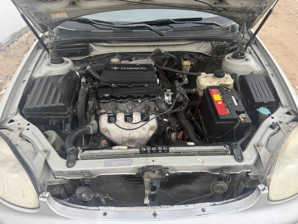 دايو لكنزه موديل 2000
محرك2000كير اوتو 
سلايت ررف شغال صدرجديد
تخم تاير غرفه ع وضع شركه
مكفوله من ضربه جاهزه
سعر48وبيهامجال بصيط
بغداد***********
