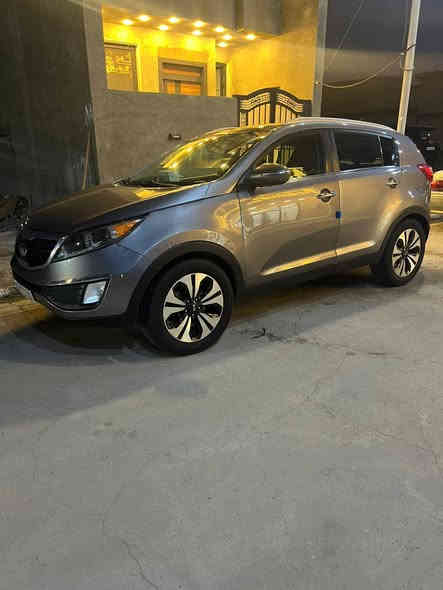 السلام عليكم للبيع كيا سبورتج موديل ٢٠١٣ فول مواصفات sx
١. بصمه 
٢. ⁠بانوراما 
٣. ⁠كشنات جلد 
٤. ⁠شاشه اندرويد 
٥. ⁠كامره اماميه 
٦. ⁠كشنات تدفئه تبريد 
٧. ⁠مانع انزلاق 
٨. ⁠تبريد شاشه ❄️ 
٩. ⁠فول تحكم ستيرن 
١٠. ⁠حساسات 
سياره جاهزه ما تصرف عليها دينار رقم جديد مكانها الغزاليه نهايه شارع البداله بيها مكانات صبغ أبيع حزام شرط بدون دواخل لا شواصي ولا لغود للاتصال *********** السعر ١٠٨  وبيها مجال شي قليل
