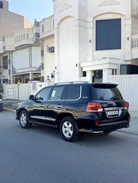 لاندكروز 2012 بريم كفاله عامه للبيع سياره جديده جداً بدون صبغ حته الدع...