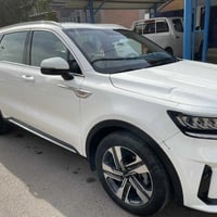 كيا سورنتو 2023ماشيه  58 الف فول ماعدا سلايد بعدها بضمان الوكاله الدول...
