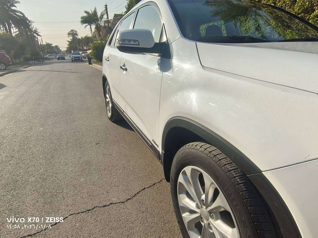 السلام عليكم 
للبيع كيا سورنتو EX وارد امريكي موديل 2014 فول مواصفات
حادث امريكه باب السايق والباب خلفي وجاملغ خلفي صبغ بدون دواخل 
وبل عراق بيها جاملغ خلفي عكس السايق 
فول مواصفات
الكير ومكينه خير من الله لا تنقيص ولا تبخير ولا رواجز ولا دوانز  ولكير ممتاز
فتحه سقف بنوراما
بصمه تشغيل 
بصمه ابواب 
مري شفط وقلاب 
اشاير بل مري وأناره ترحيب عند الدخول 
صندوك كهرباء 
كشنات جلد وكهرباء وتدفئه وتبريد بل كشنات وخزن ميموري 
شاشه وكامره وحساسات ورادار جانبي 
6 سلندر 
7 راكب 
3 قطع تبريد 
4 وضعيات قياده 
فور ويل 
ماشيه 189 مايل حقيقي 
 تخم تاير جديد 
***********
تخم تاير جديد 
السياره نقصها فقط الصدر الامامي نص عمر وباقي السياره جاهزه من كلشي 
رقم بغداد نكليزي وسنويه وهزه جدد 
مكان السياره بغداد السيديه 
السعر 148 وبيها مجال بغداد, العراق
