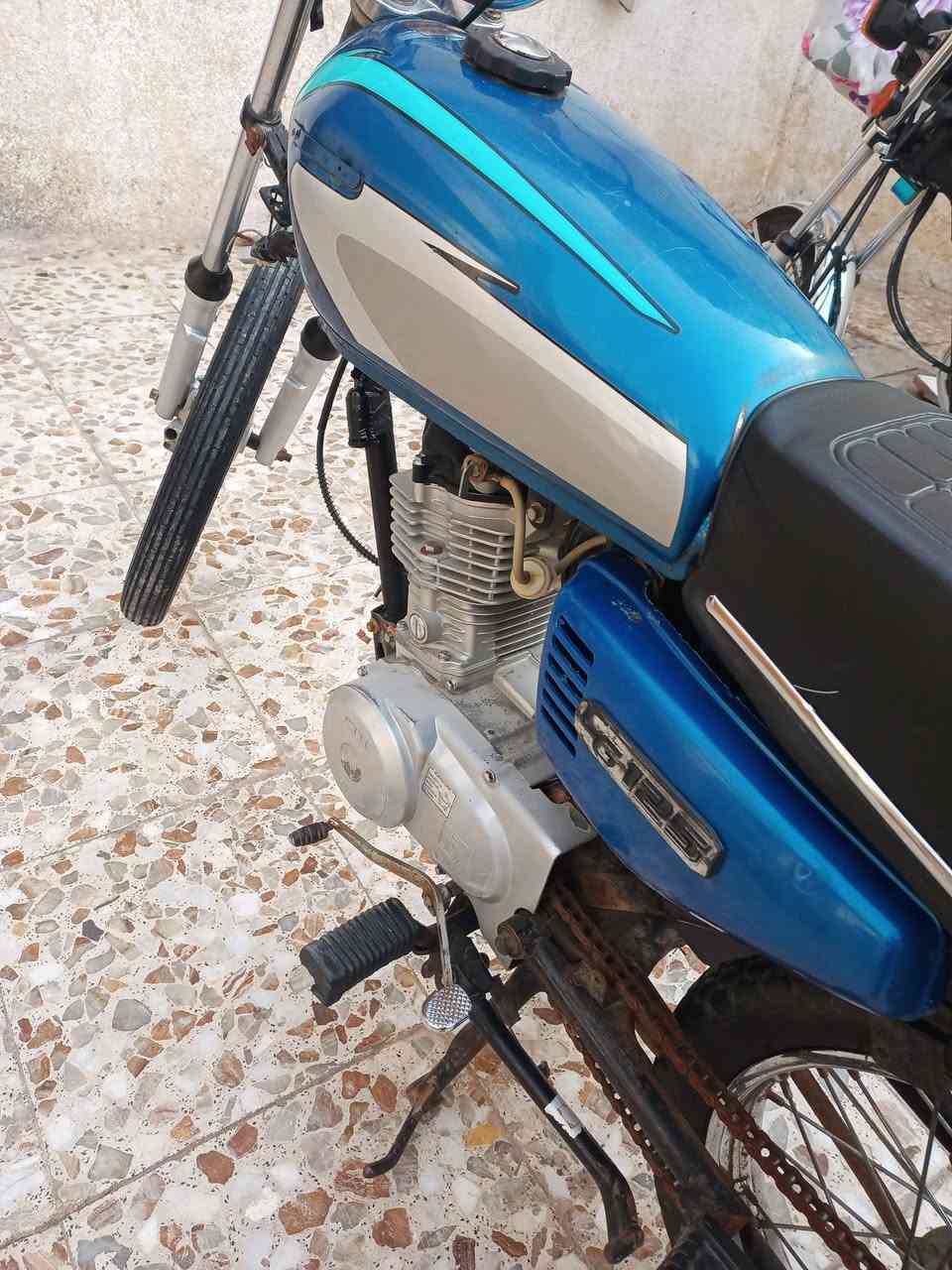 سلام عليكم شباب دراجه البيع كلك مكفول عشائر مكينه مكفولة ما مفتوحه بس شوي مجورد غراض جديد سعر 500بي مجال مو شراي لا يخابر ***********
