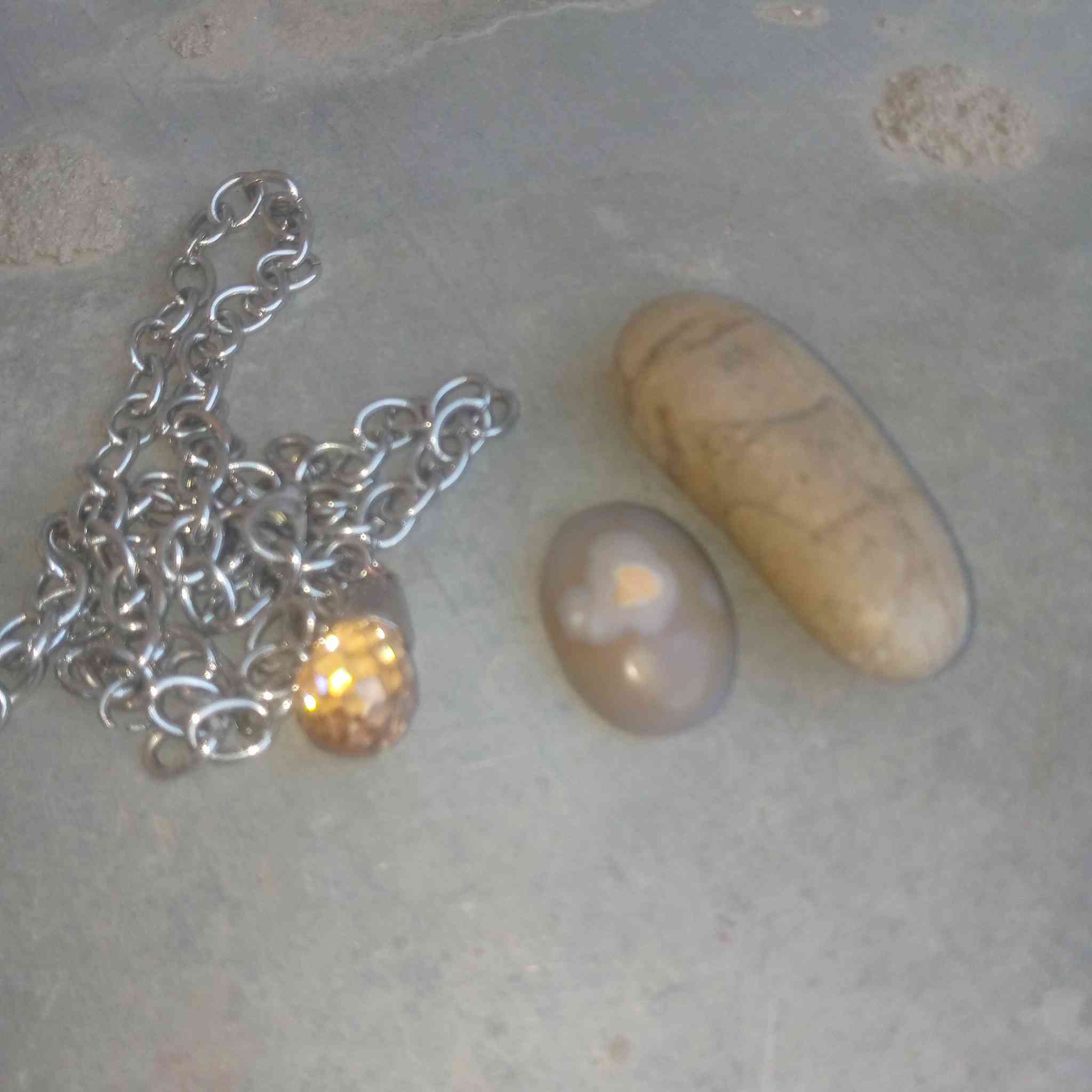 سلام عليكم حجر التوباز الاصلي. معه قطعه سليمانيه معه قطعه صلطانيه. للبيع. مكاني شعب الزنجيل حديد مو فضه لتوضيح


**إذا كنت صاحب هذا الإعلان وتريد حذفه لأي سبب، رجاءا أرسل رسالة إلى الدعم الفني**