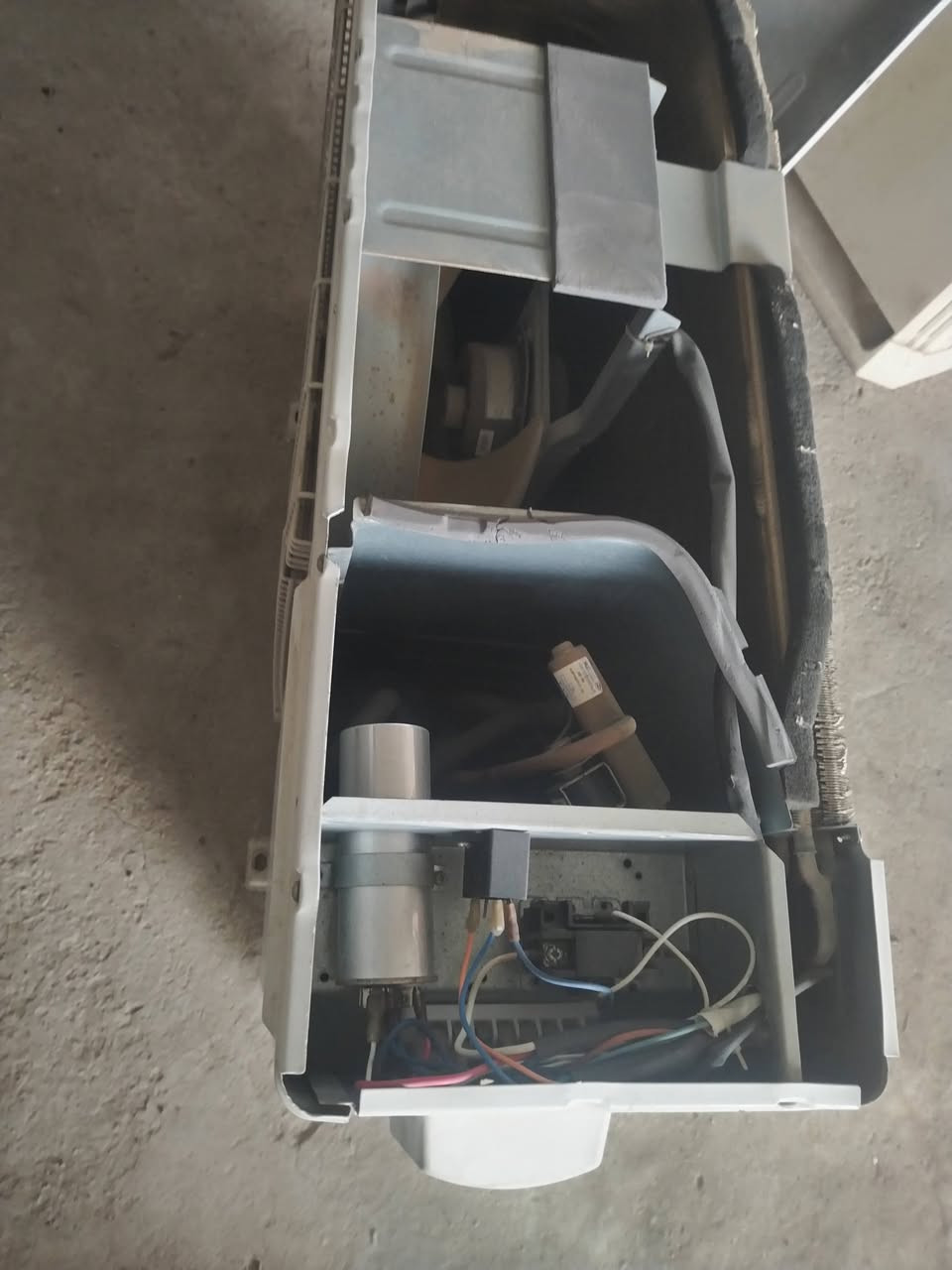 اسلام عليكم سبلت الحافظ طنين شغال تبريده ثلج  تدفئه تبريد المكان بابل السعر خاص استفسار ***********
