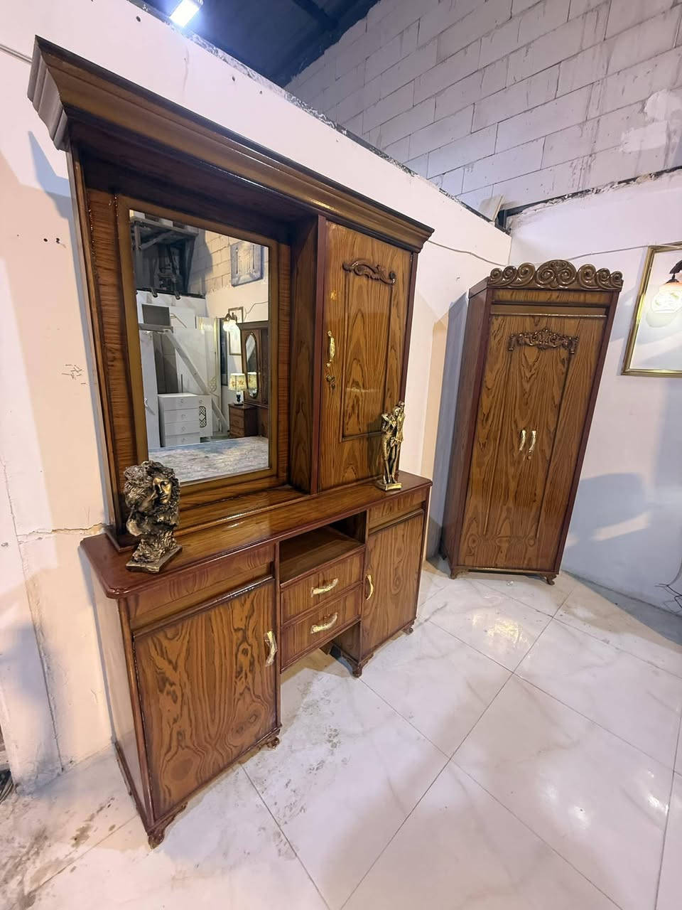 غرفه ام مسرح 
غرفه نضافته ٩٥ 
سعر غرفه ٩٥٠ بي مجال 
شد ونقل مجاني بداخل بغداد


**إذا كنت صاحب هذا الإعلان وتريد حذفه لأي سبب، رجاءا أرسل رسالة إلى الدعم الفني**