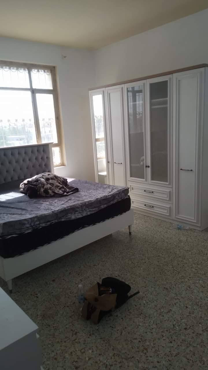 مرحبا يتوفر كادر.  فتح وشد غرف النوم.
50 الف فقط.   صيانه مجاني

  ويوجد يضآ  كادر نقل اثاث 
التواصل
***********
